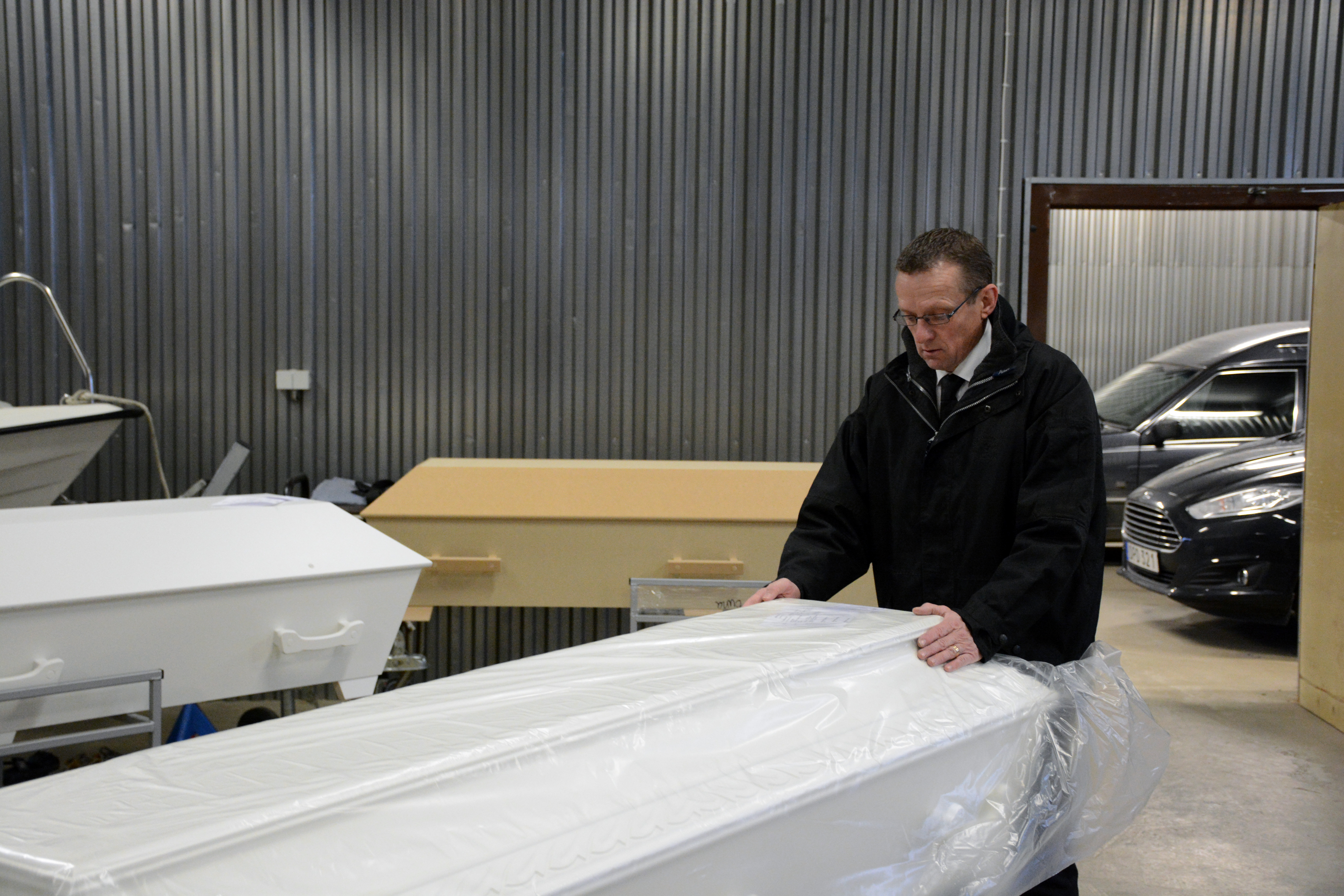 I kistlagret Irène Karlbom Häll